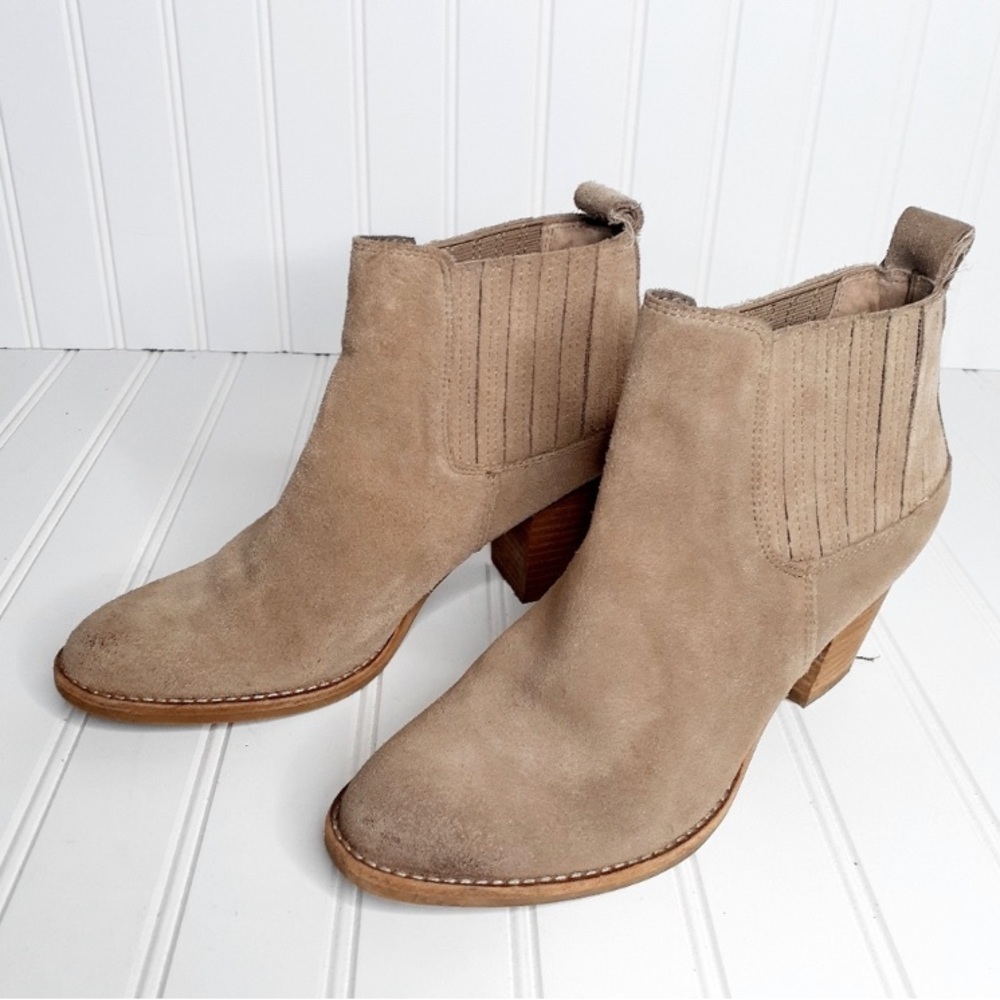 Dolce Vita Tan Suede Ankle Booties EUC